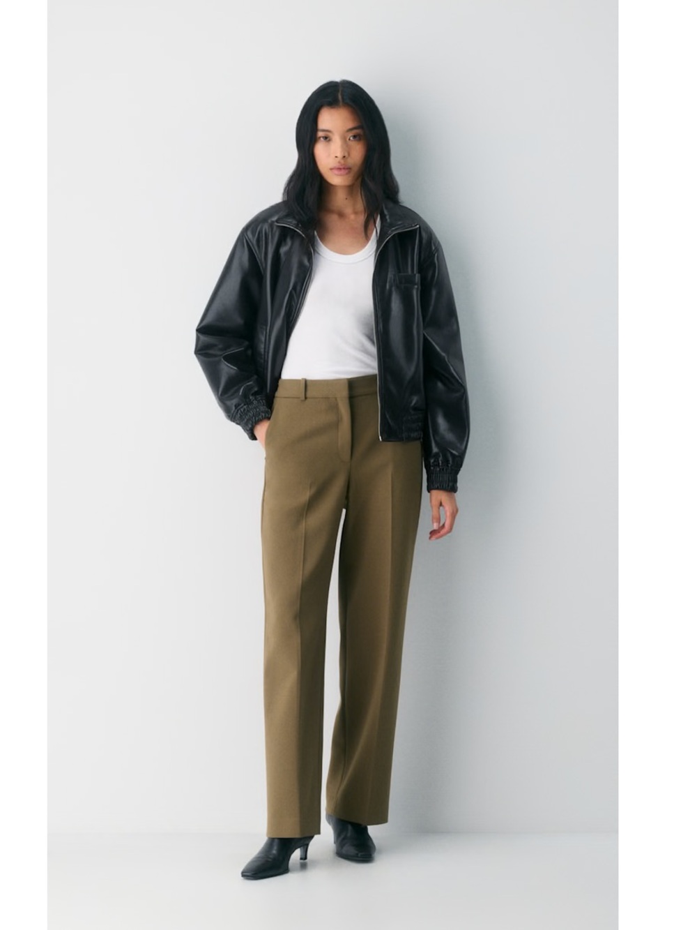 Aritzia Straight-Leg Trousers in Olive